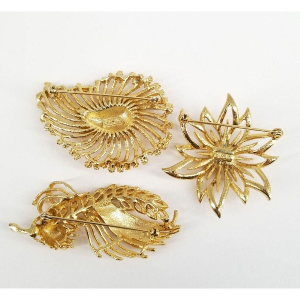 Vintage Lisner Gold-Tone Faux Pearl Floral Costume Brooch Assortment 52.1g - Picture 2 of 7